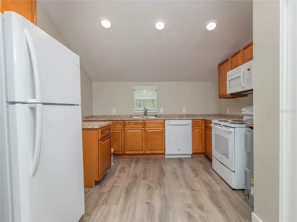 221/223 SE 9th Street Gainesville FL 32601