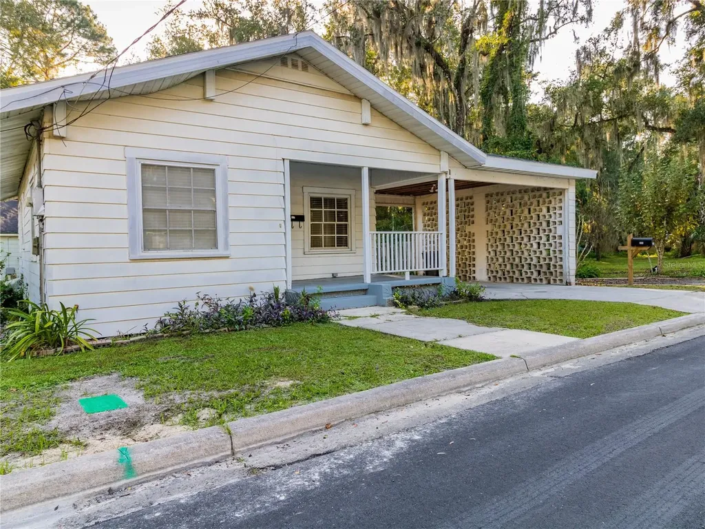 221/223 SE 9th Street Gainesville FL 32601