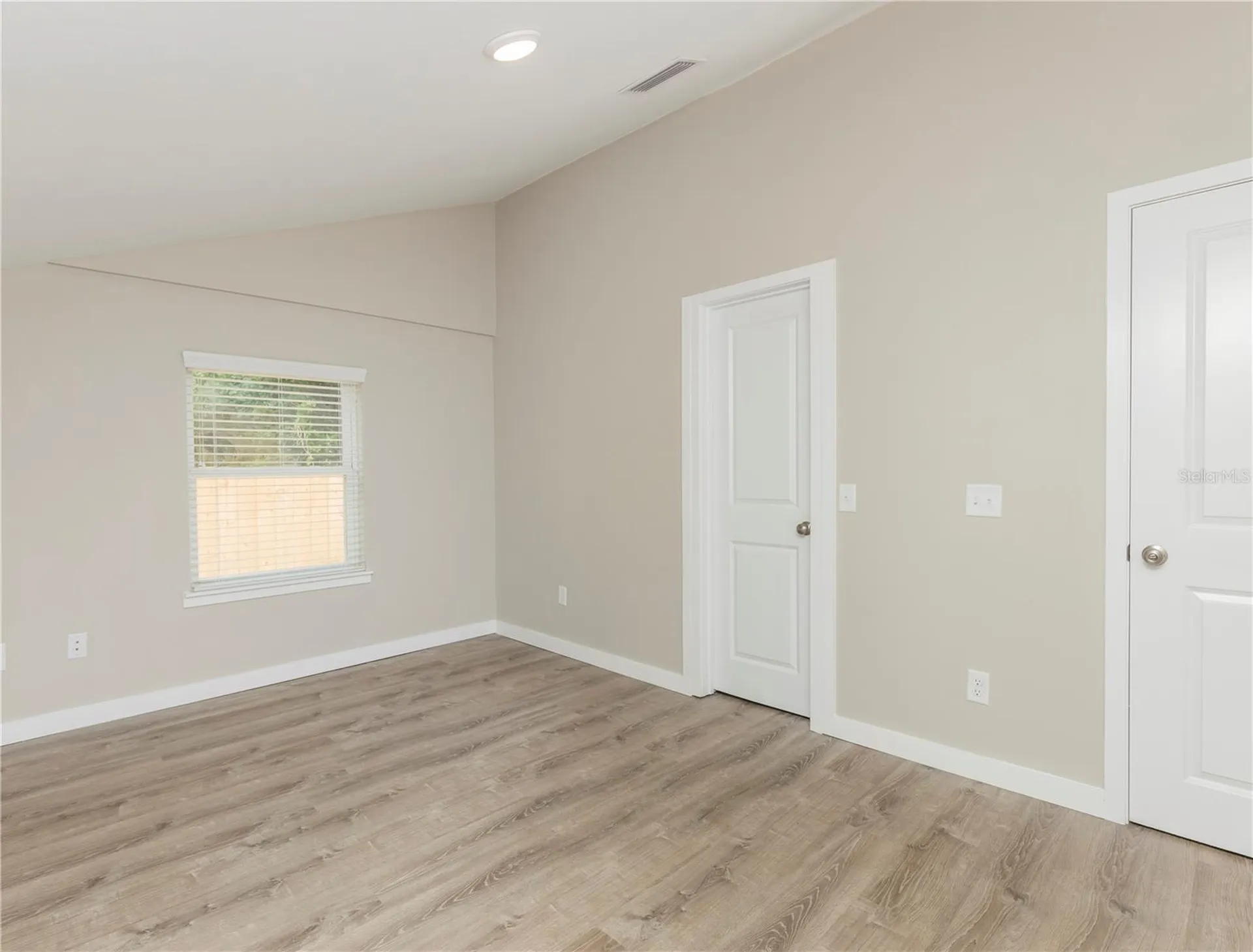 221/223 SE 9th Street Gainesville FL 32601