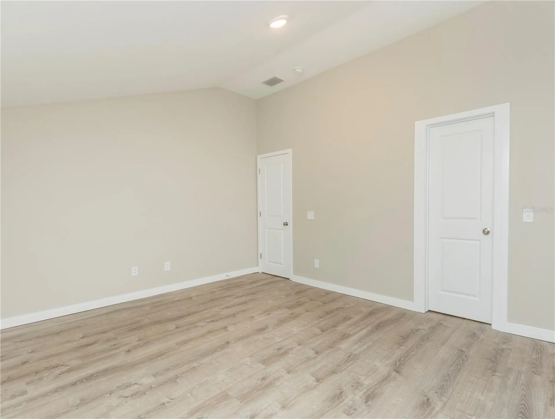 221/223 SE 9th Street Gainesville FL 32601