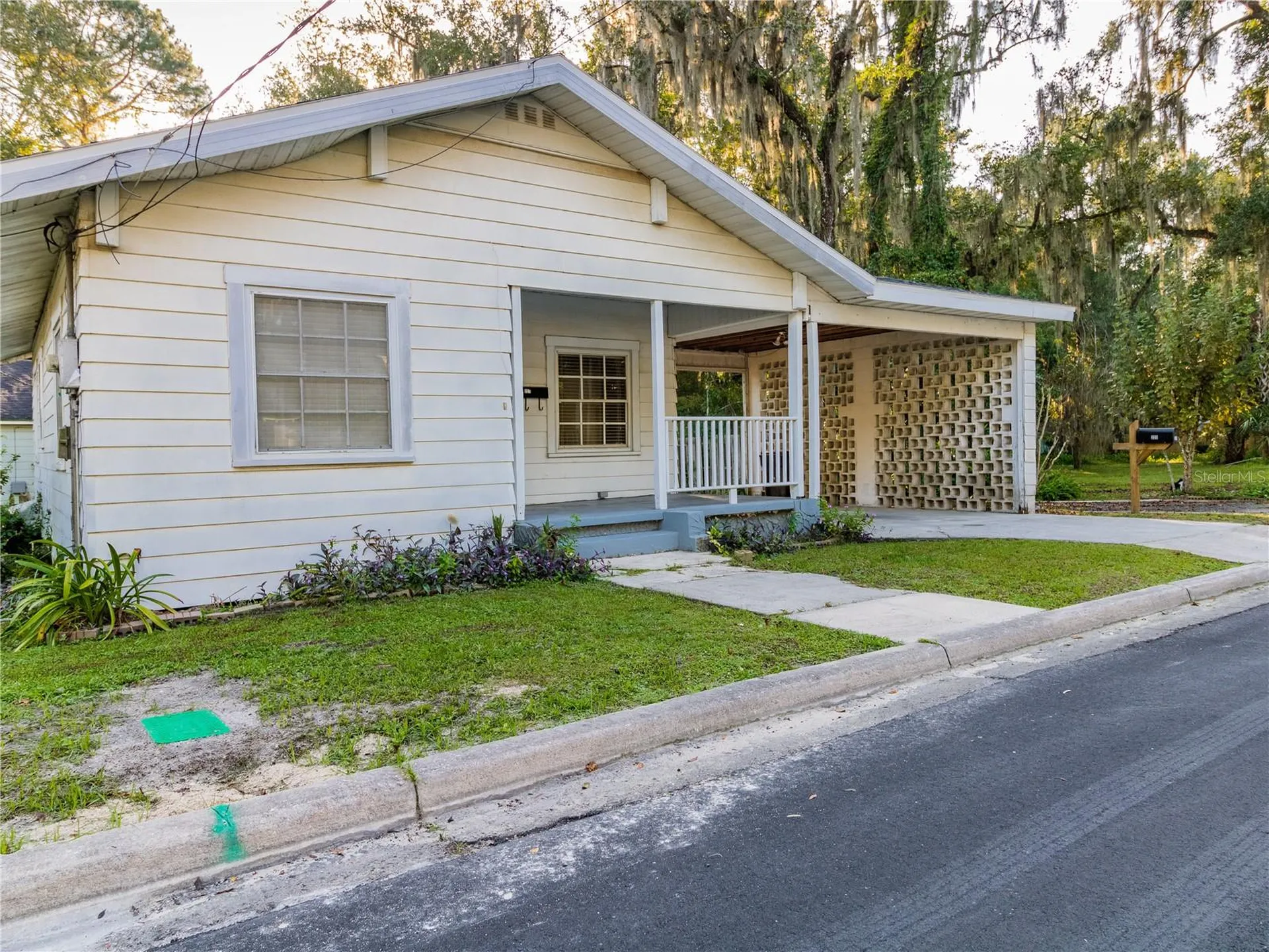 221/223 SE 9th Street Gainesville FL 32601