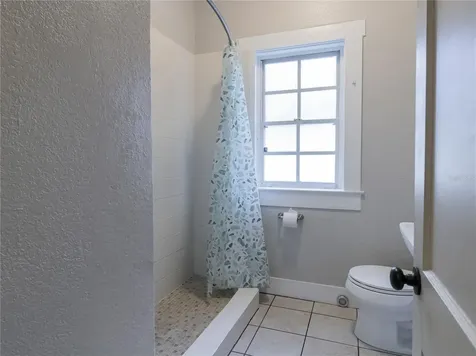 221/223 SE 9th Street Gainesville FL 32601
