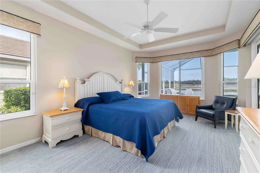5149 Far Oak Circle Sarasota FL 34238