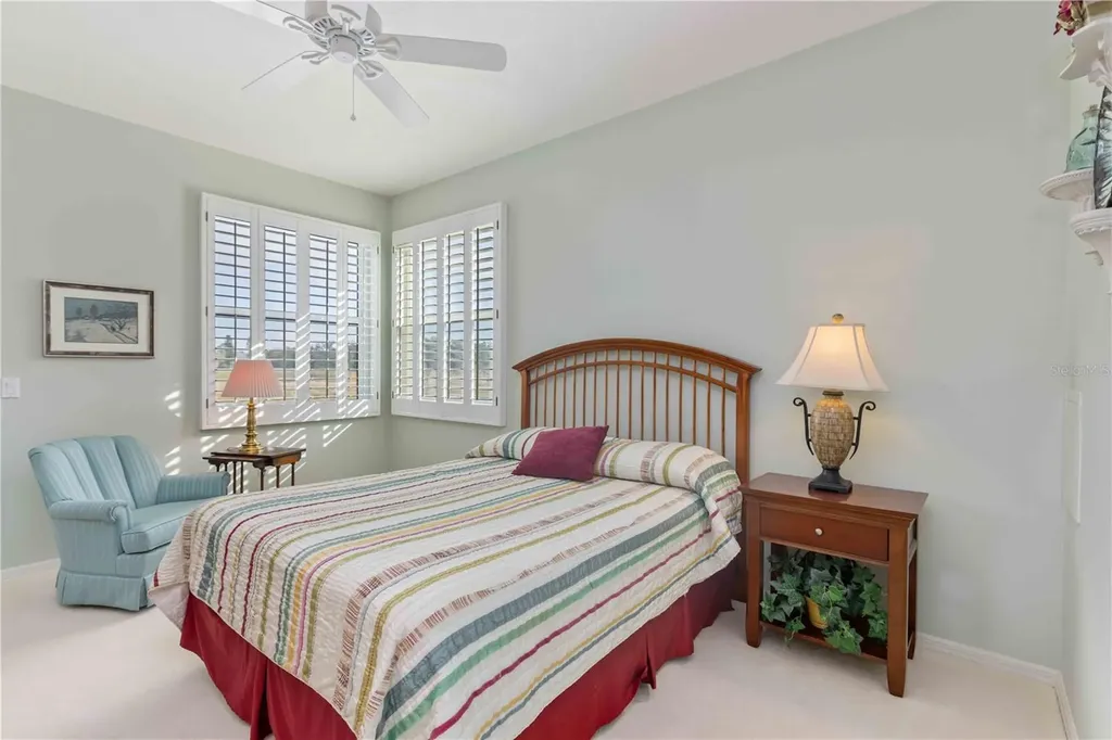 5149 Far Oak Circle Sarasota FL 34238