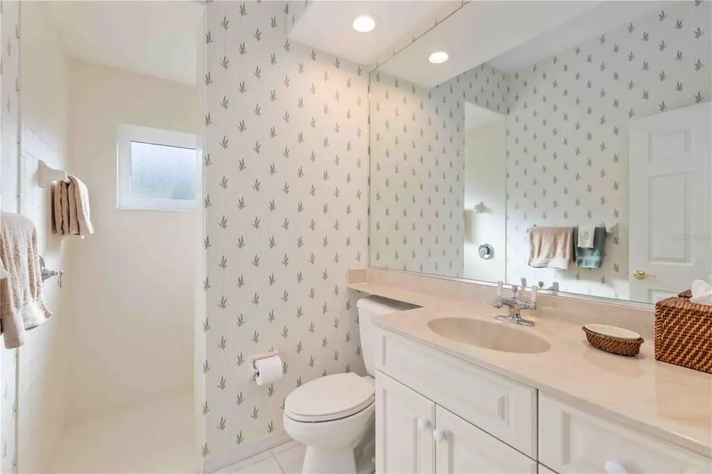 5149 Far Oak Circle Sarasota FL 34238