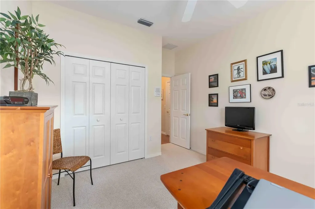 5149 Far Oak Circle Sarasota FL 34238