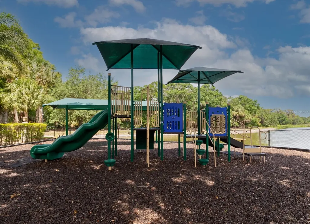5149 Far Oak Circle Sarasota FL 34238