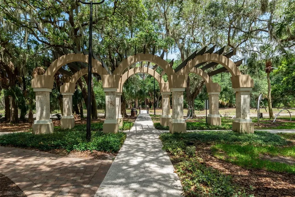 5149 Far Oak Circle Sarasota FL 34238