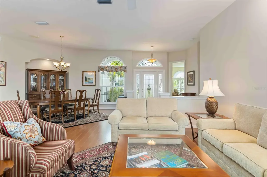 5149 Far Oak Circle Sarasota FL 34238