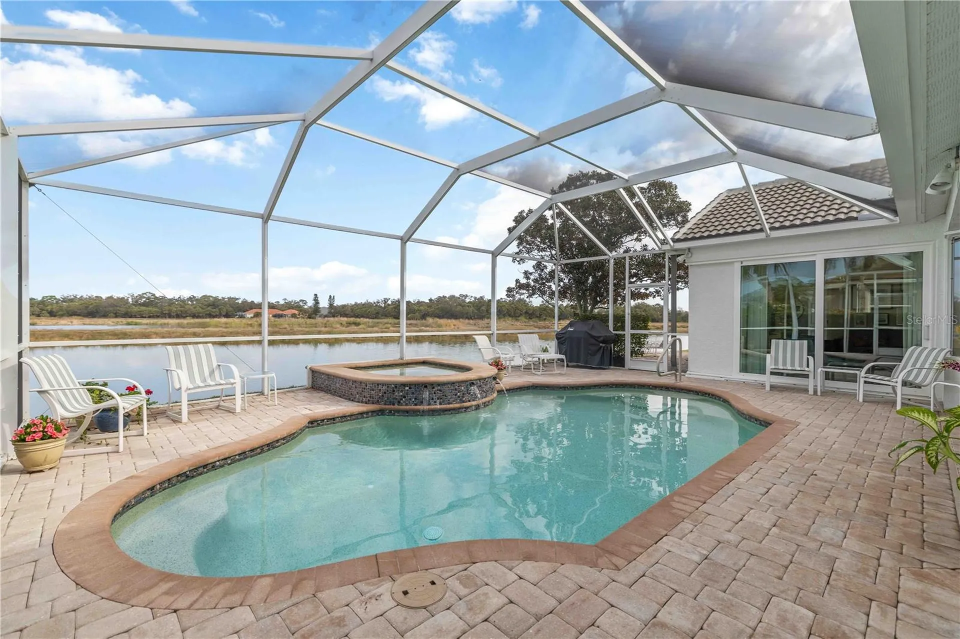 5149 Far Oak Circle Sarasota FL 34238