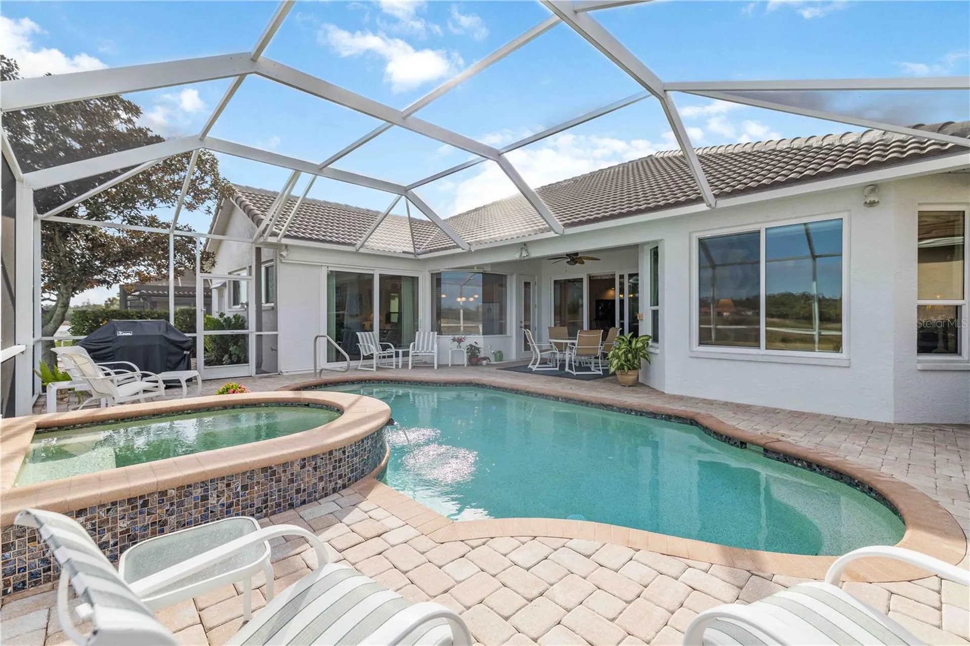 5149 Far Oak Circle Sarasota FL 34238