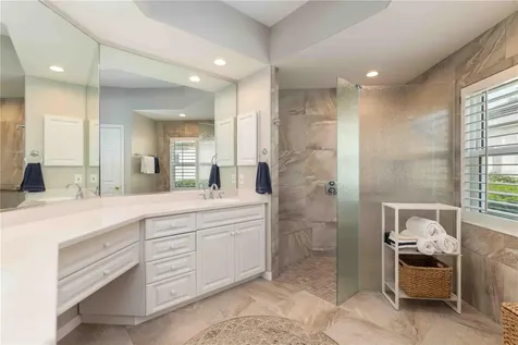 5149 Far Oak Circle Sarasota FL 34238