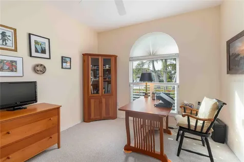 5149 Far Oak Circle Sarasota FL 34238