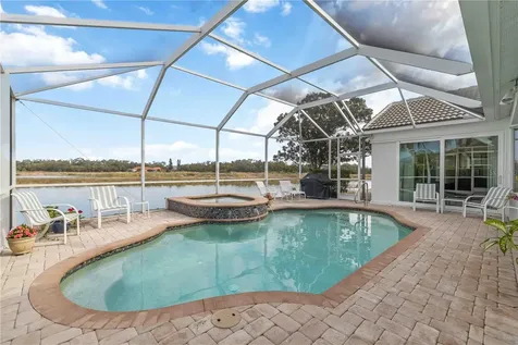 5149 Far Oak Circle Sarasota FL 34238