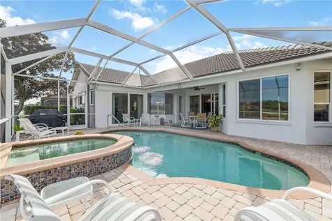 5149 Far Oak Circle Sarasota FL 34238