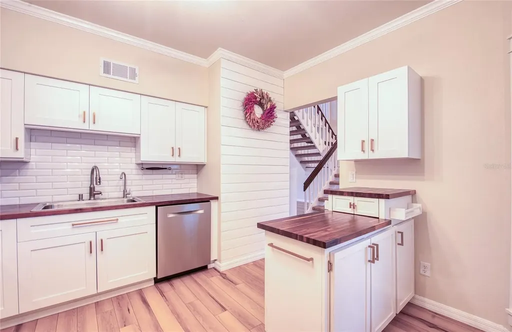 159 Hunter Court Palm Harbor FL 34684