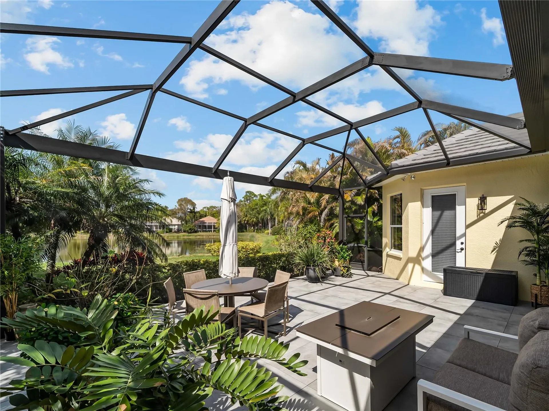 8316 Abingdon Court Bradenton FL 34201