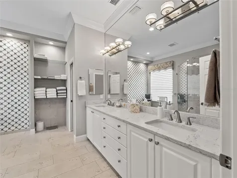 8316 Abingdon Court Bradenton FL 34201