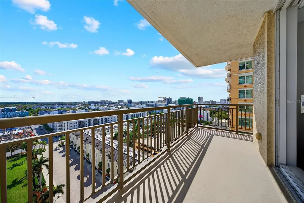 800 N Tamiami Trail Sarasota FL 34236