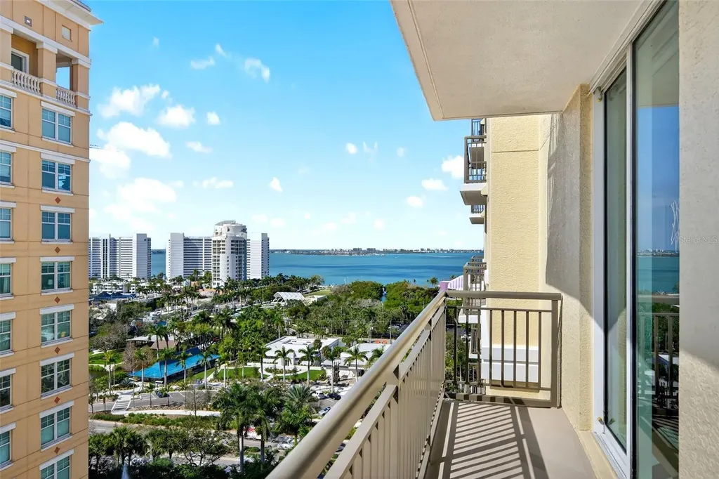 800 N Tamiami Trail Sarasota FL 34236