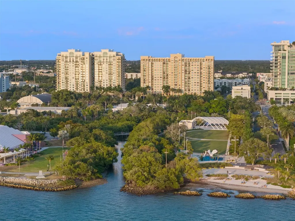 800 N Tamiami Trail Sarasota FL 34236