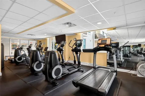 800 N Tamiami Trail Sarasota FL 34236