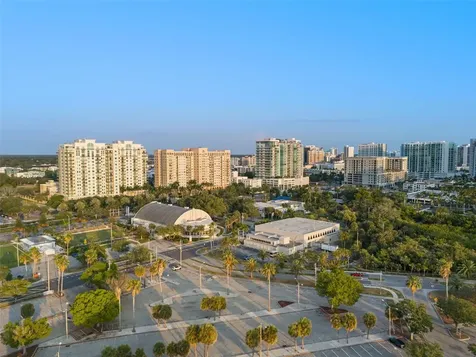 800 N Tamiami Trail Sarasota FL 34236