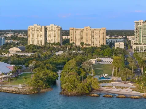 800 N Tamiami Trail Sarasota FL 34236