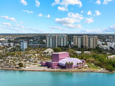 800 N Tamiami Trail Sarasota FL 34236