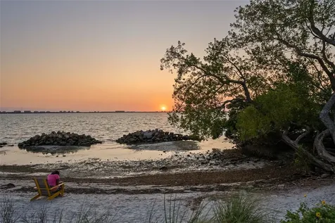 800 N Tamiami Trail Sarasota FL 34236