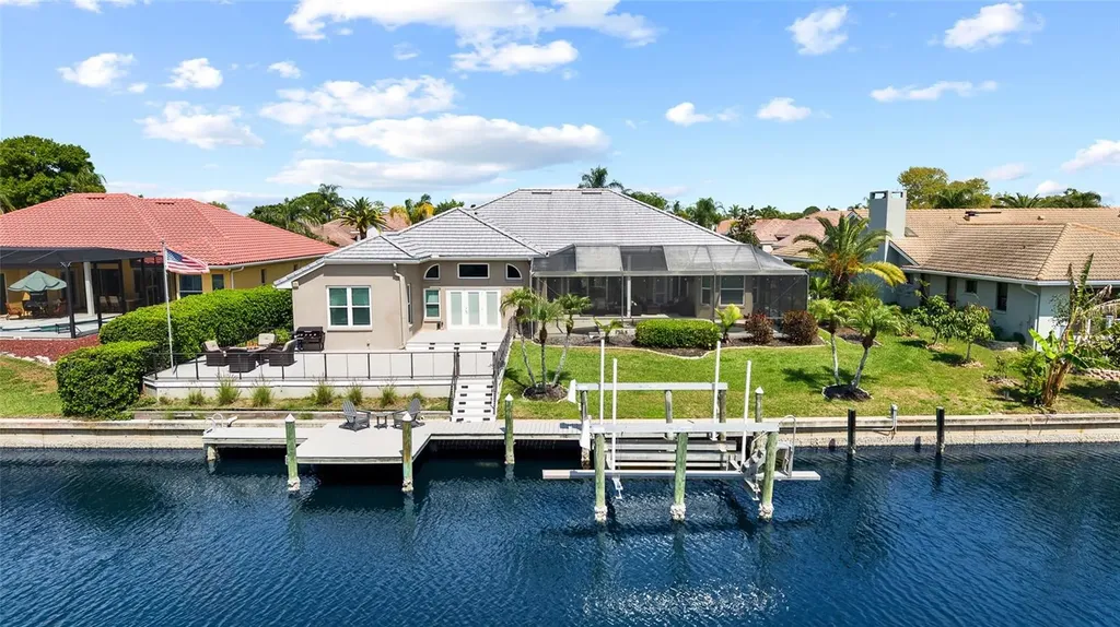 9810 Compass Point Way Tampa FL 33615