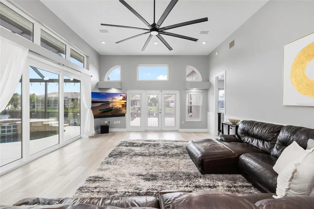 9810 Compass Point Way Tampa FL 33615