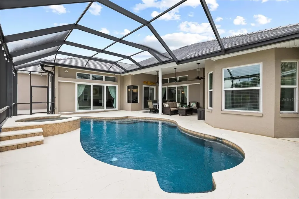 9810 Compass Point Way Tampa FL 33615