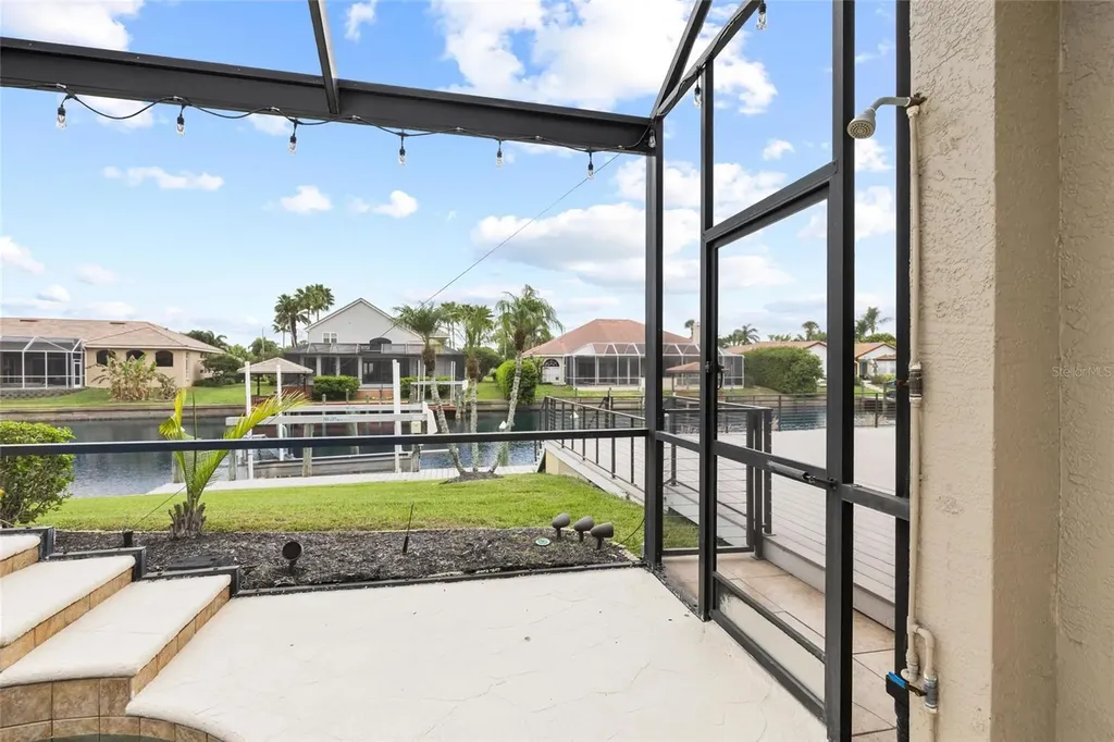 9810 Compass Point Way Tampa FL 33615