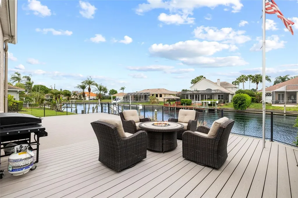9810 Compass Point Way Tampa FL 33615