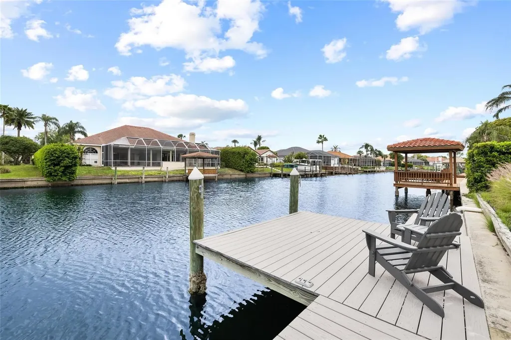 9810 Compass Point Way Tampa FL 33615