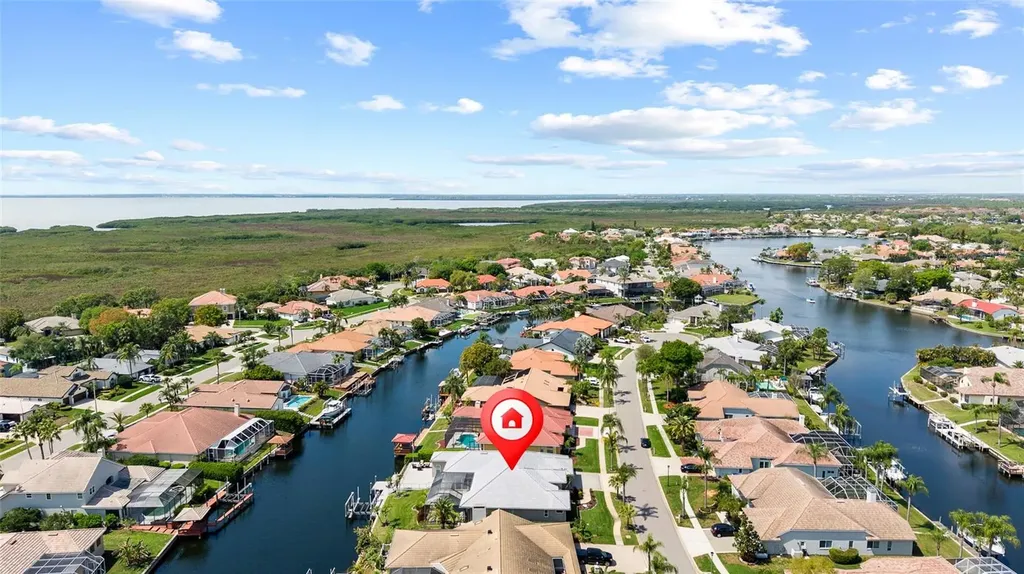 9810 Compass Point Way Tampa FL 33615
