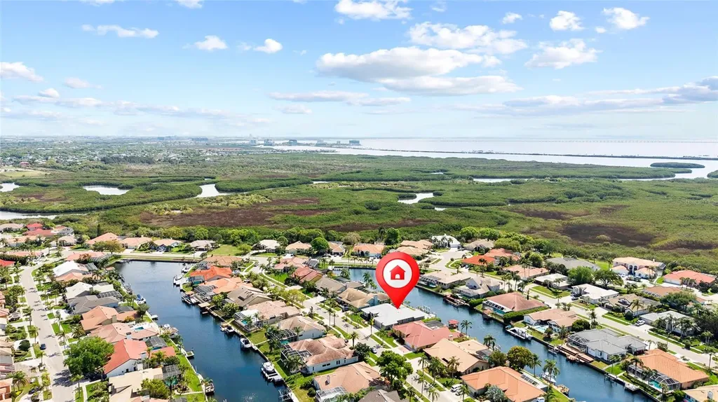 9810 Compass Point Way Tampa FL 33615