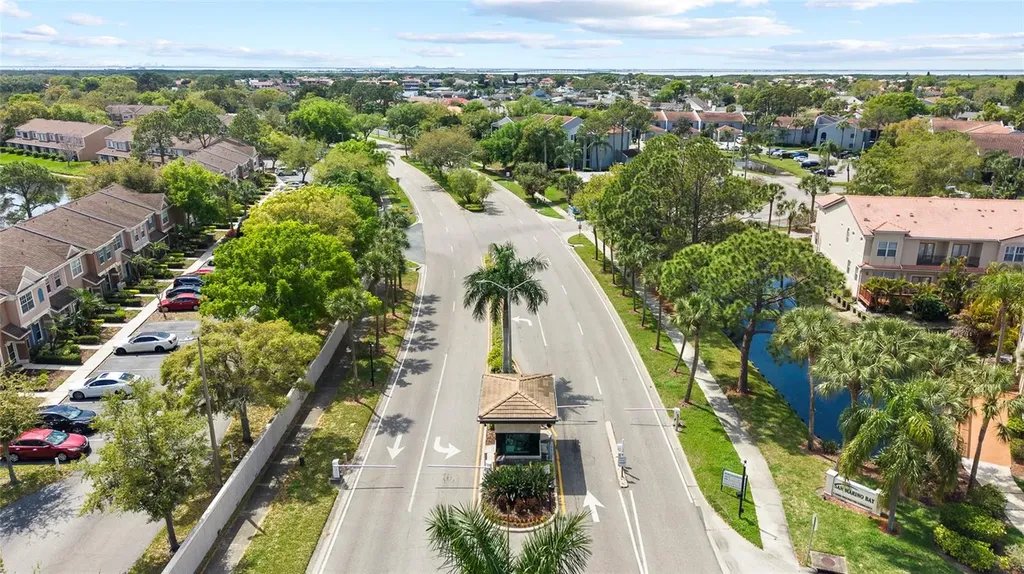 9810 Compass Point Way Tampa FL 33615