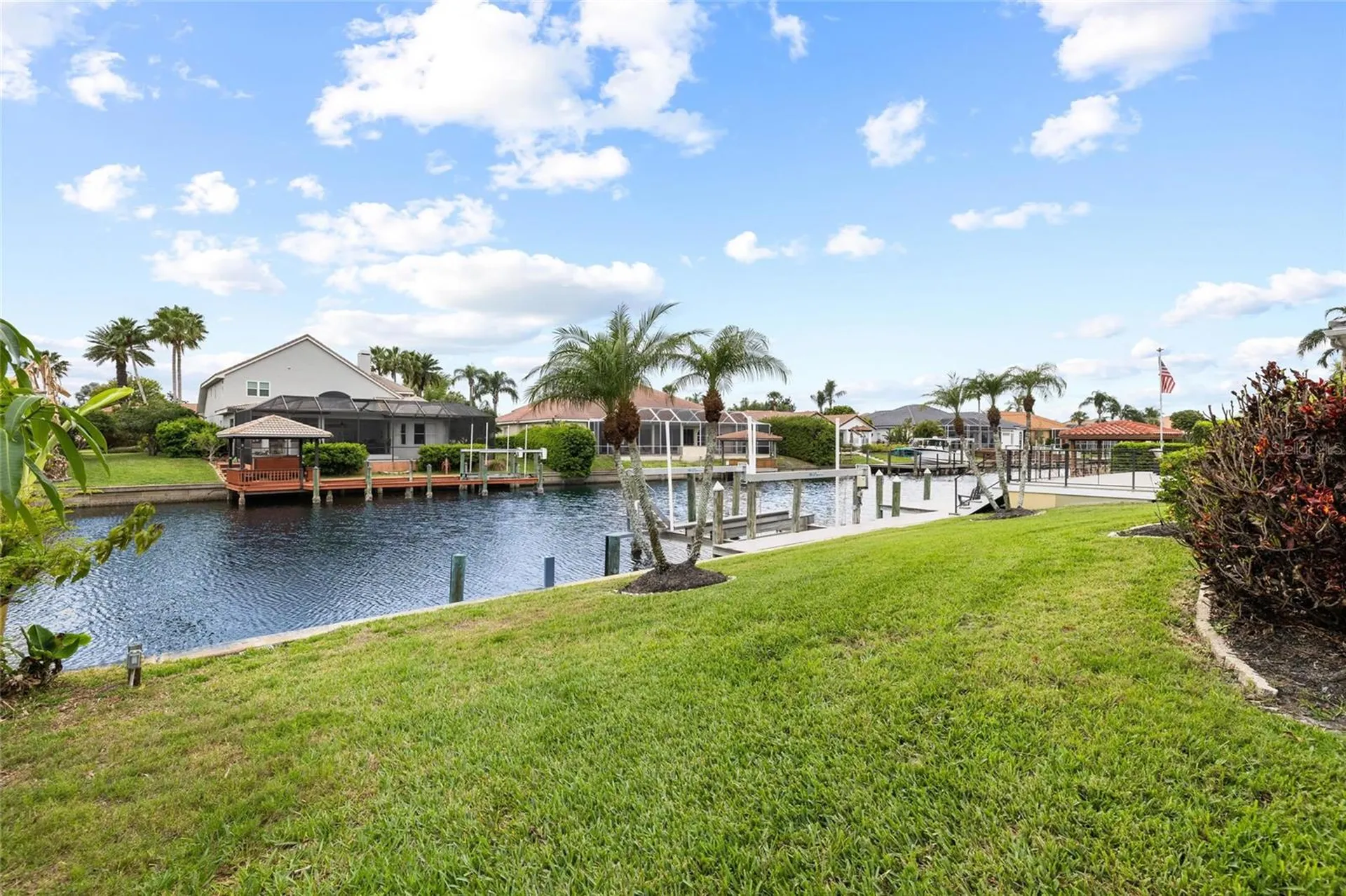 9810 Compass Point Way Tampa FL 33615