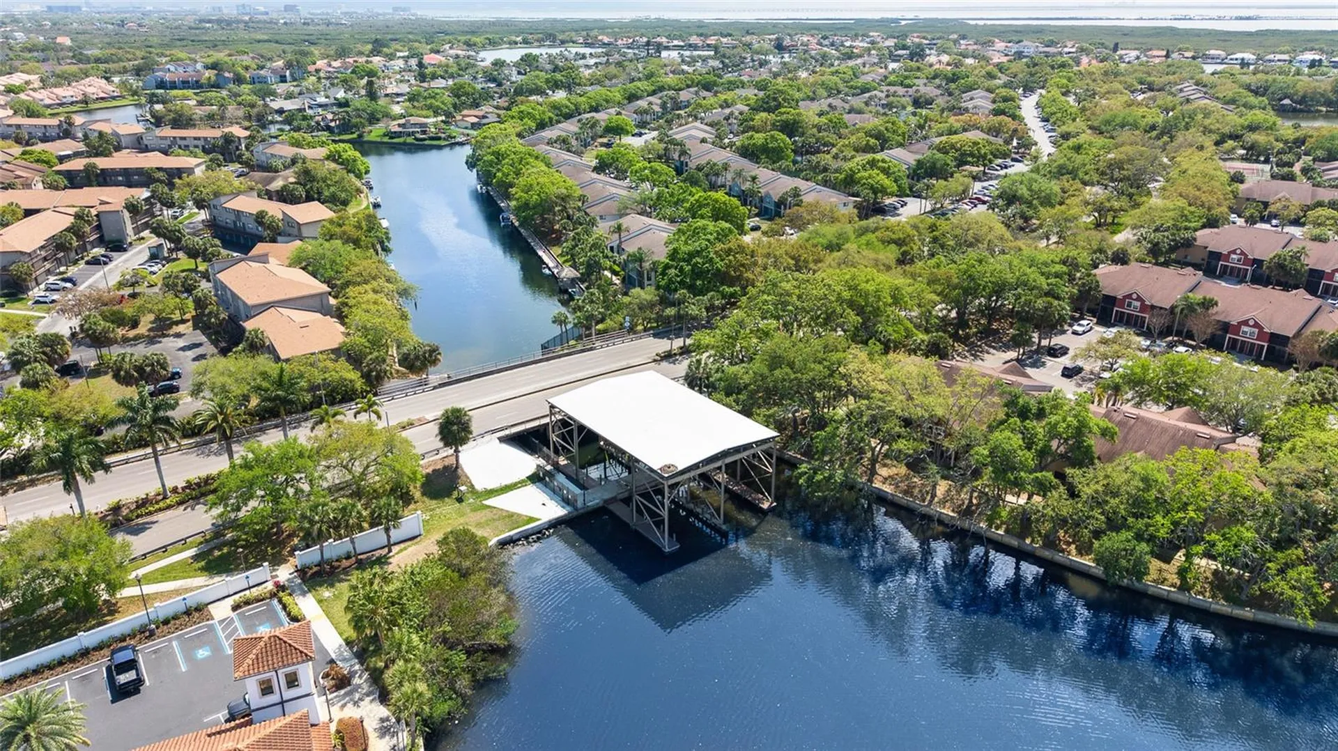 9810 Compass Point Way Tampa FL 33615