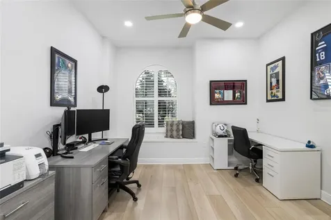 9810 Compass Point Way Tampa FL 33615