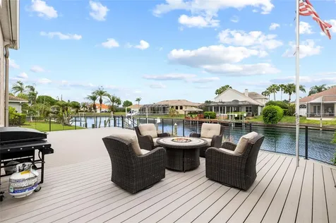 9810 Compass Point Way Tampa FL 33615