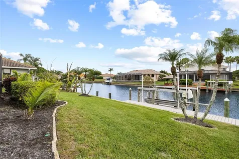 9810 Compass Point Way Tampa FL 33615