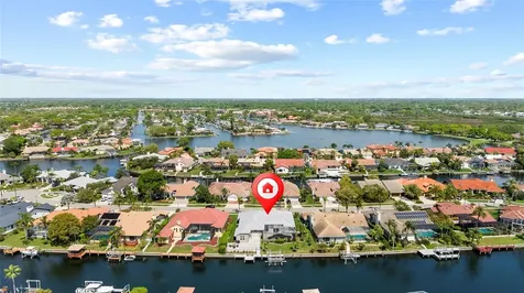 9810 Compass Point Way Tampa FL 33615