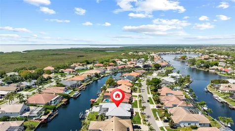 9810 Compass Point Way Tampa FL 33615