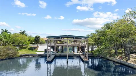 9810 Compass Point Way Tampa FL 33615