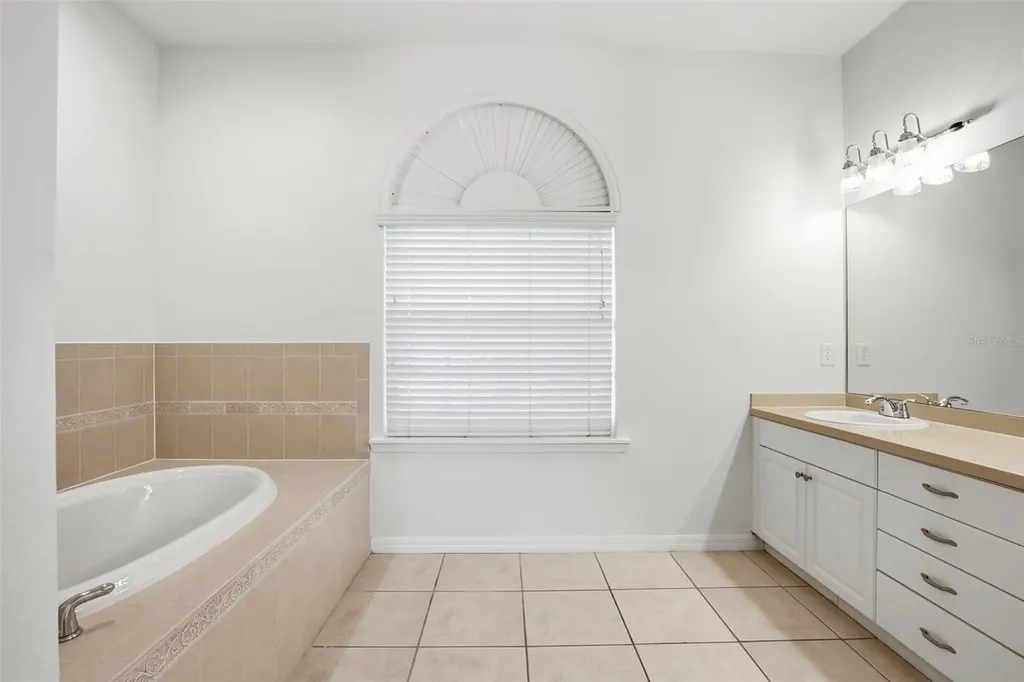 6648 Thackston Drive Riverview FL 33578