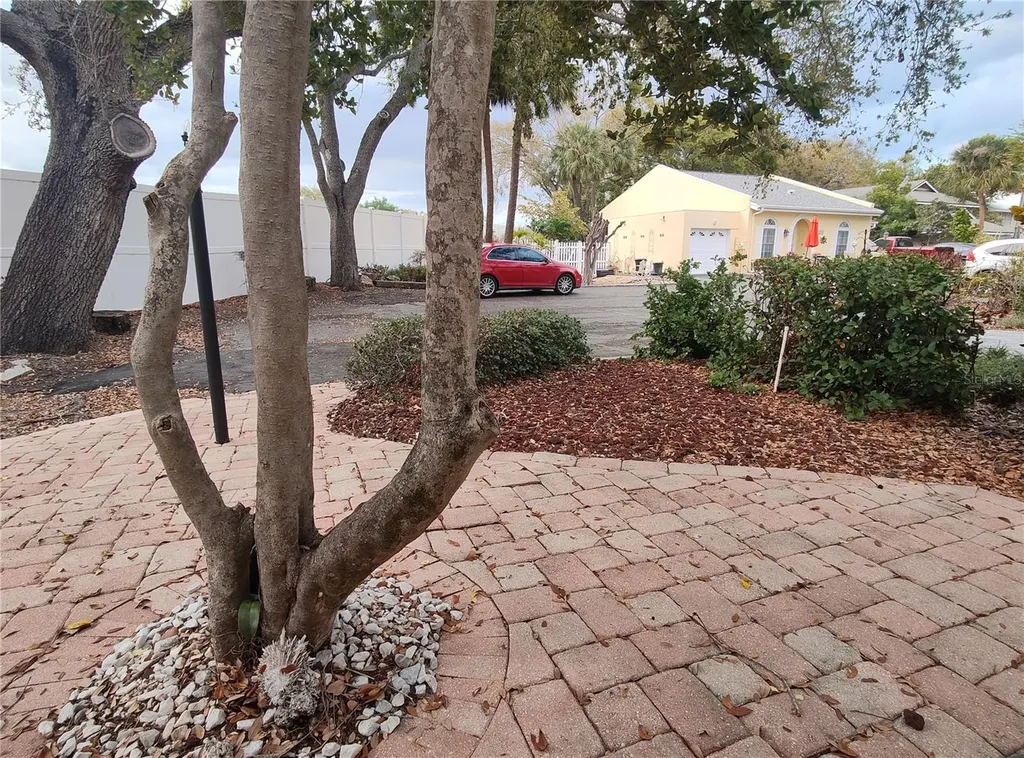 2512 W Texas Avenue Tampa FL 33629