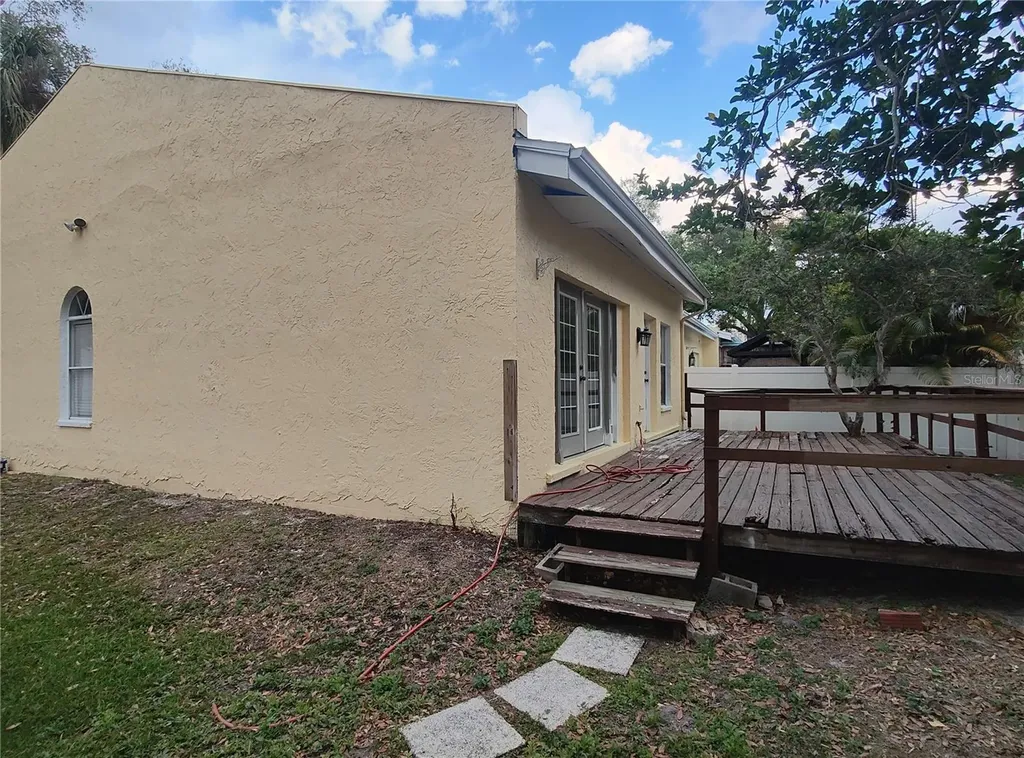 2512 W Texas Avenue Tampa FL 33629